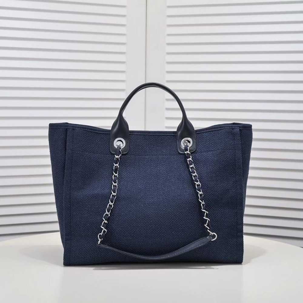 Chanel shoulder bag - image 4