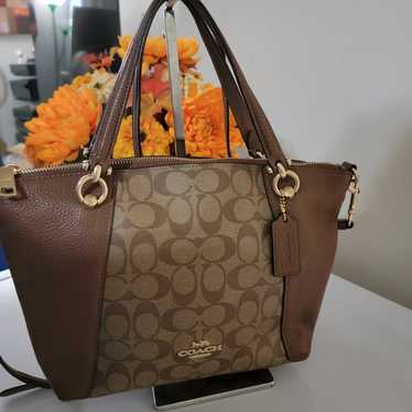 Coach monogram signature deals jacquard KELSEY ZIP TOTE