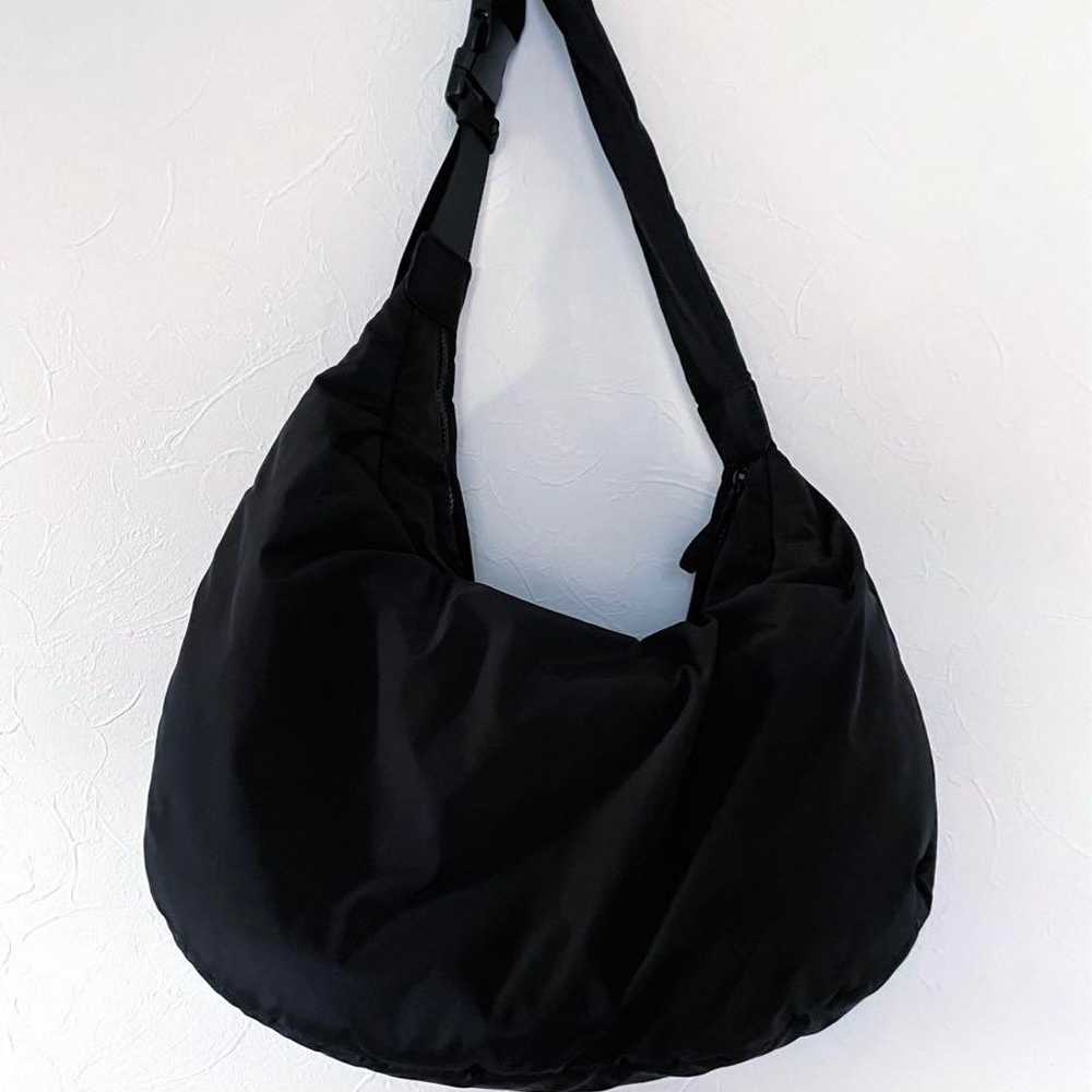 THINGS THAT MATTER CUSHION BODY BAG Black - image 5