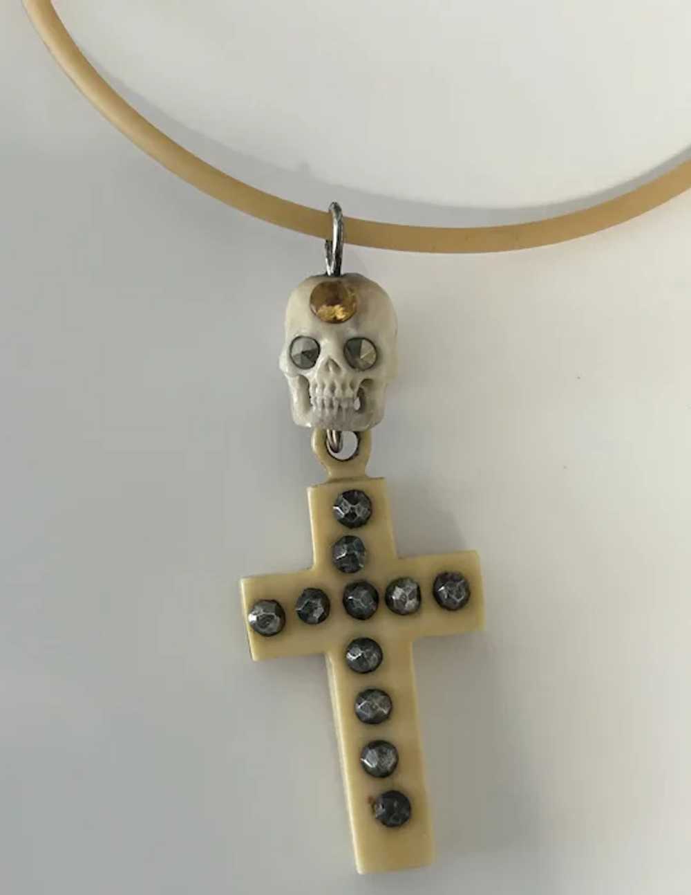 Antique Ivorine Cross/Added skull - image 3