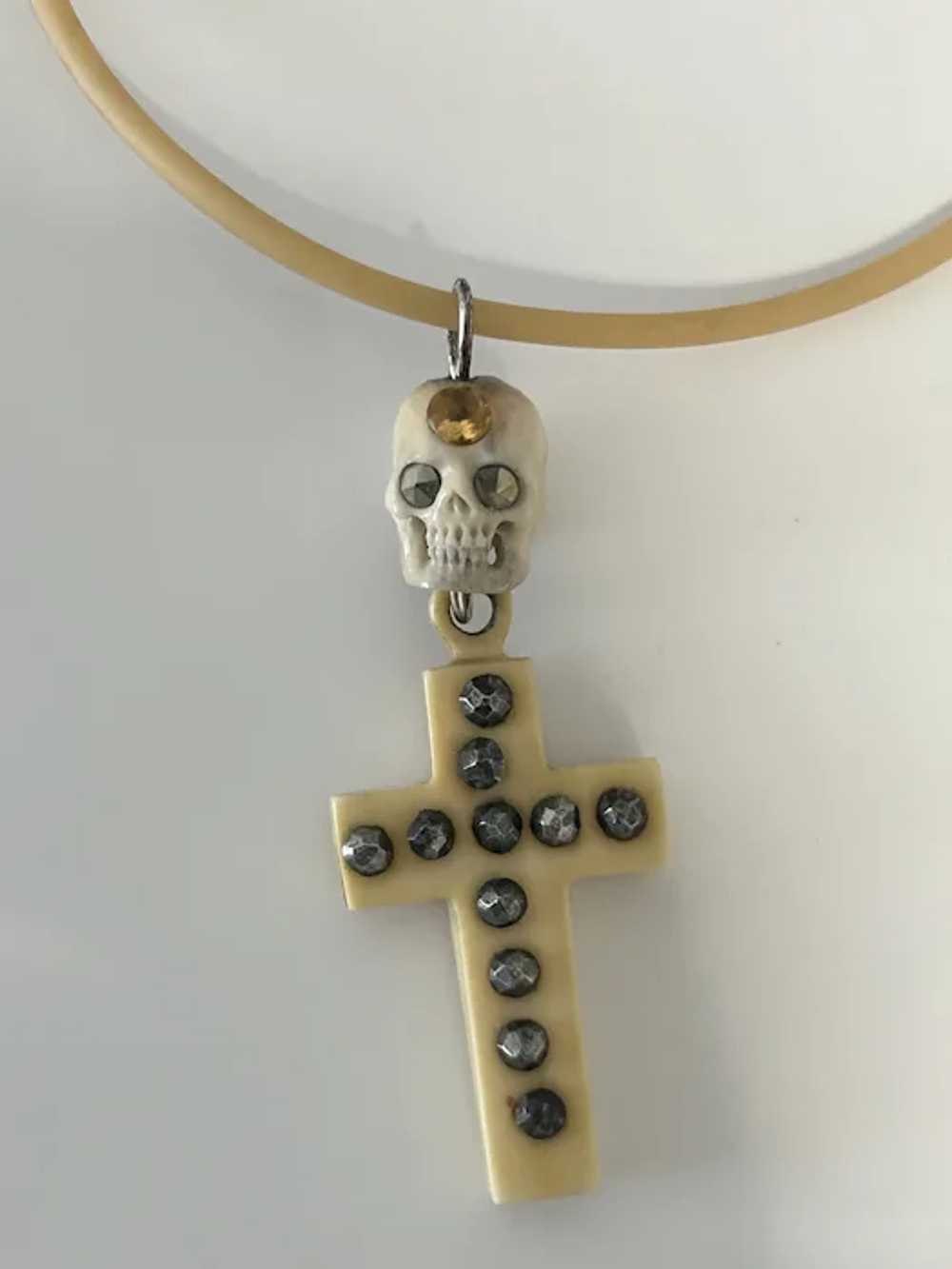 Antique Ivorine Cross/Added skull - image 7