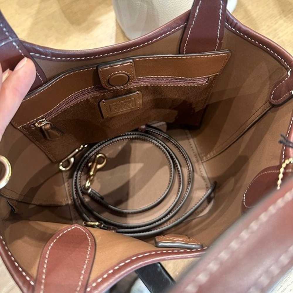 Coach hanna 17 bucket bag - image 4