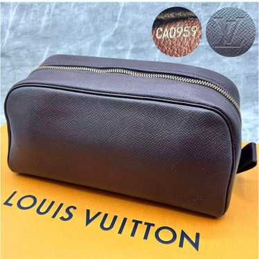 Louis Vuitton Trésor Wallet PM Taïga Bordeaux