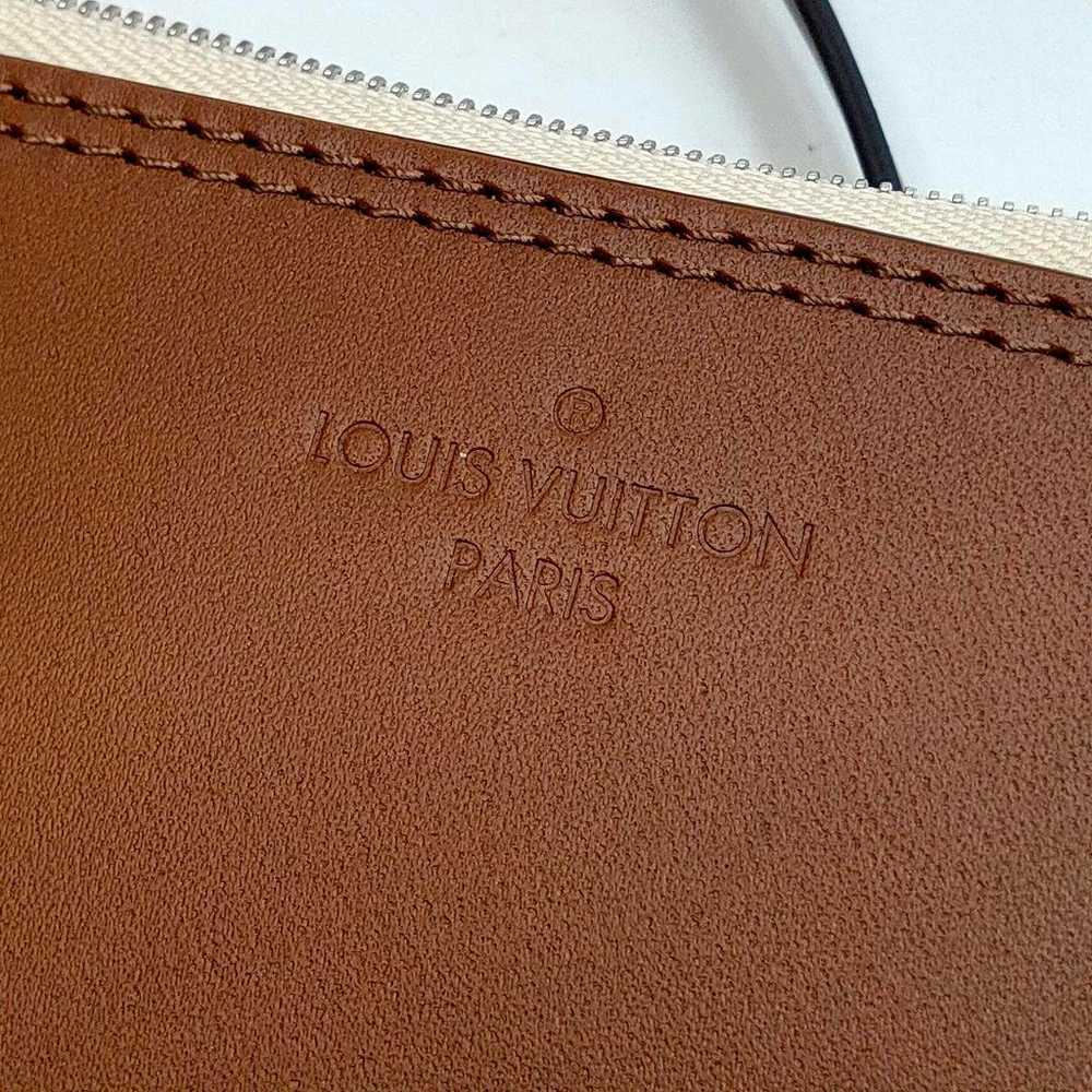 Nearly unused LOUIS VUITTON Mahina Hina PM access… - image 4