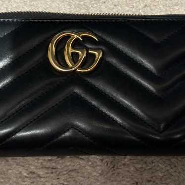 Gucci Black GG Marmont zip wallet