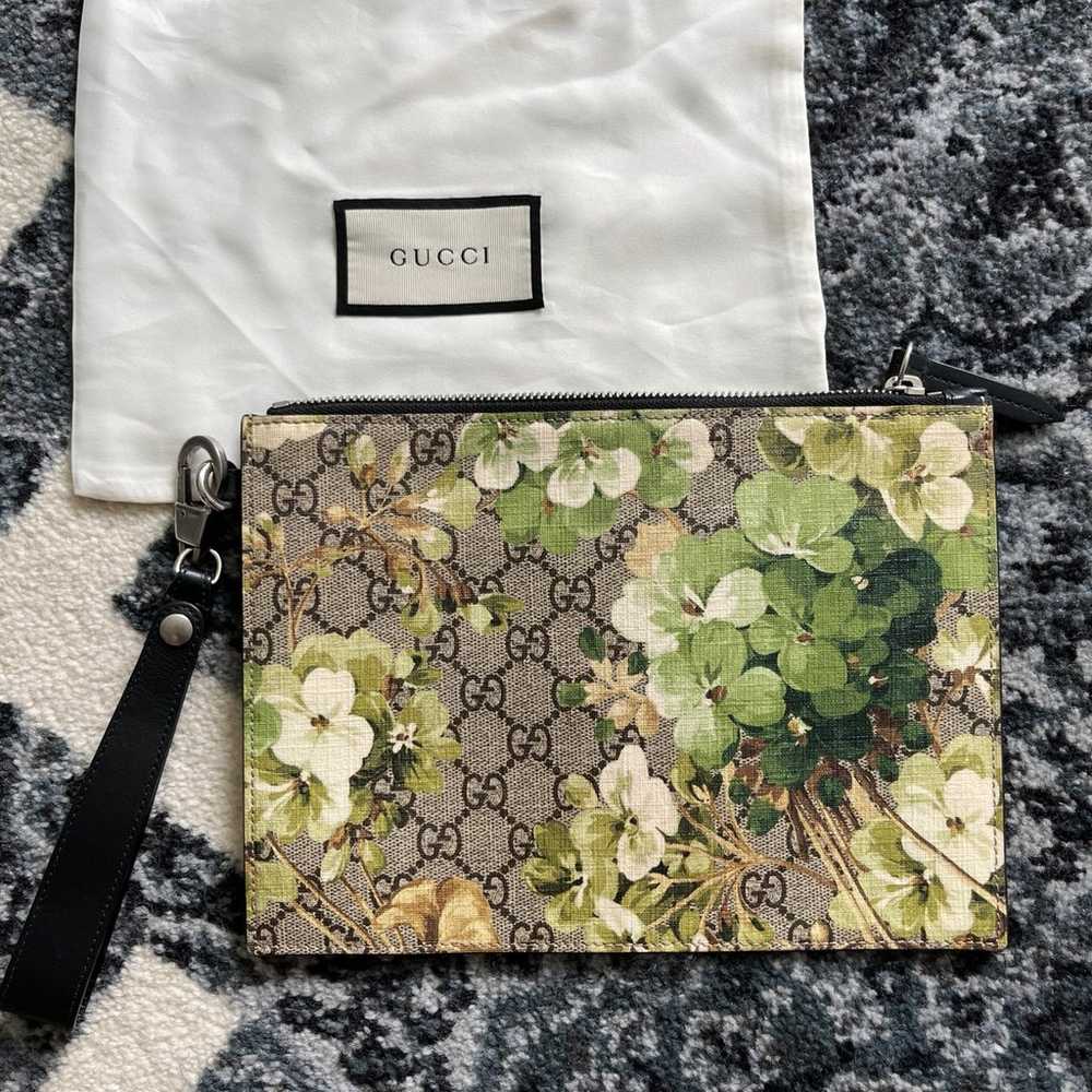 GUCCI GG Supreme Monogram Small Blooms Zip Pouch … - image 2