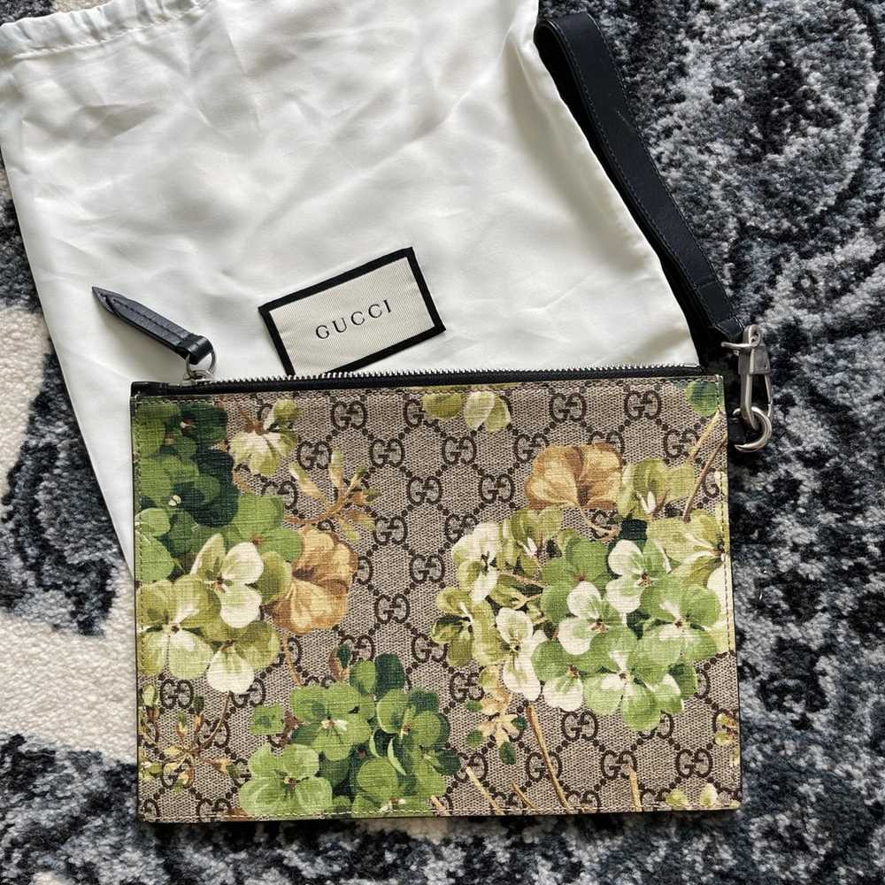 GUCCI GG Supreme Monogram Small Blooms Zip Pouch … - image 3