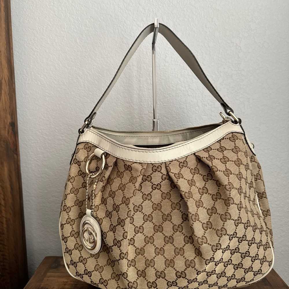 Gucci Sukey GG Neutral/Beige Color Canvas Medium … - image 2