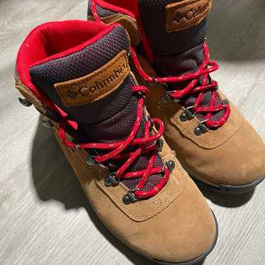 Columbia hiking boots