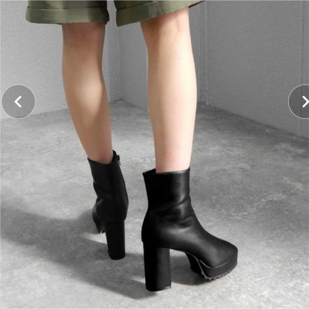 Short boots for women - image 2