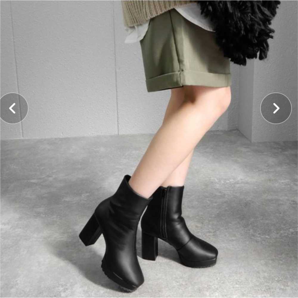 Short boots for women - image 3