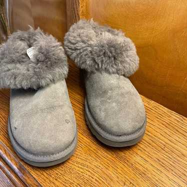 ugg mini bailey button