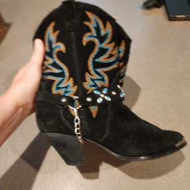 EUC DINGO Black velvet western boots 8.5 beautifu… - image 1