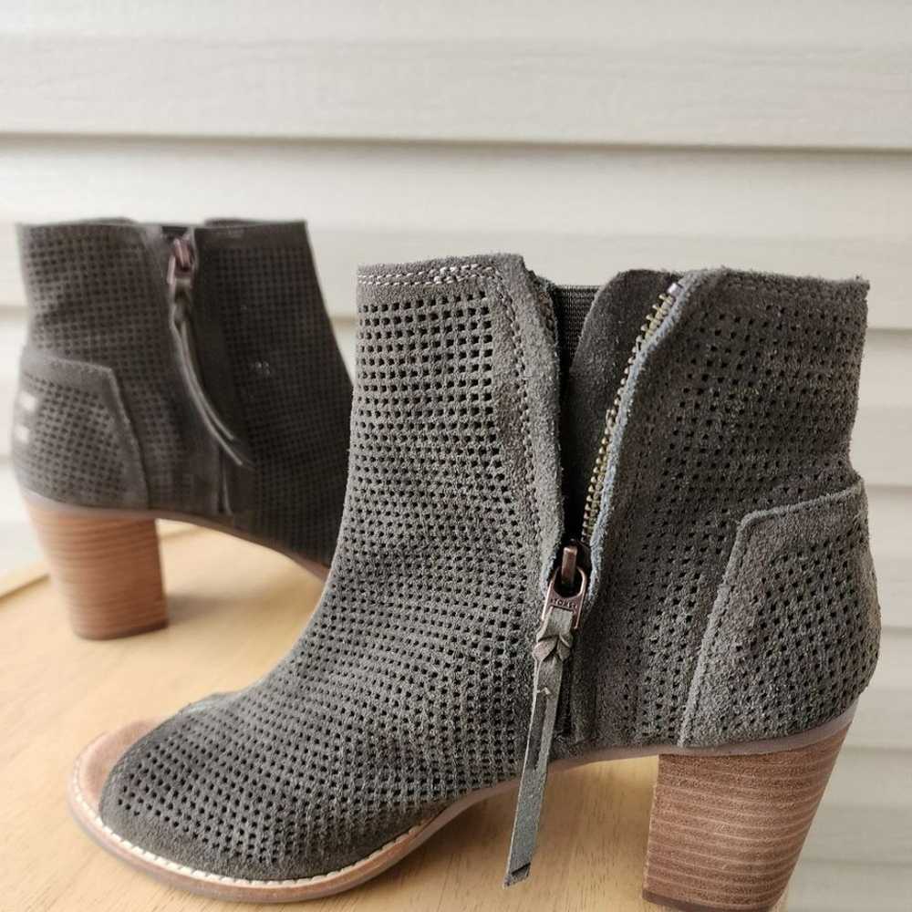 Toms Majorca suede casual booties - image 10