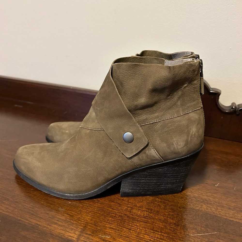 Eileen Fisher Boots Womens 8 Suede Leather Bootie… - image 3