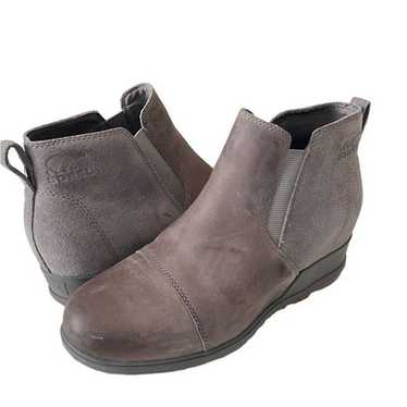 Sorel Evie Leather and Suede Gray Pull On Distress