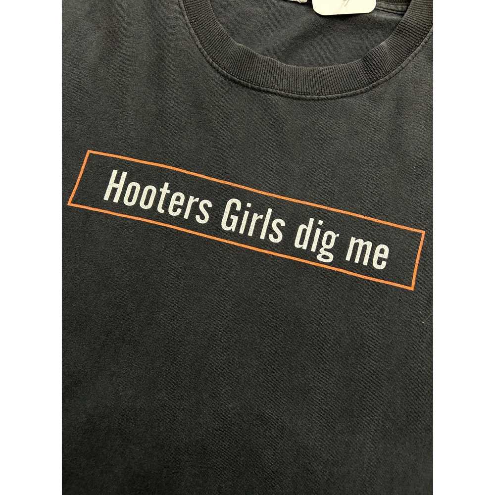 Vintage Vintage Hooters Girls Dig Me Spell Out Bo… - image 4