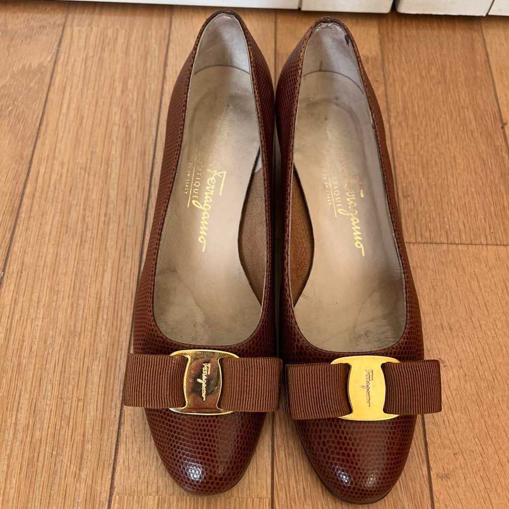 Salvatore Ferragamo Varina Leather Pumps 4 1/2 Br… - image 9