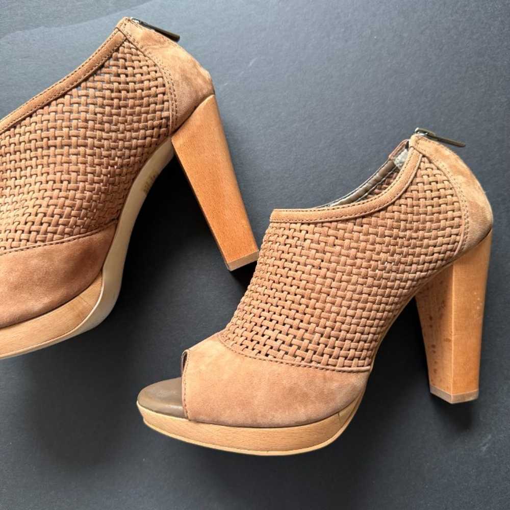 Banana Republic Tan Brown Woven Suede Peep Toe An… - image 10