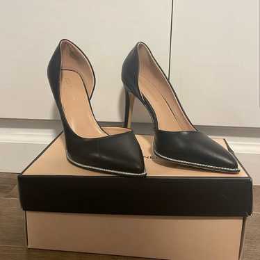 BCBG Black Pumps