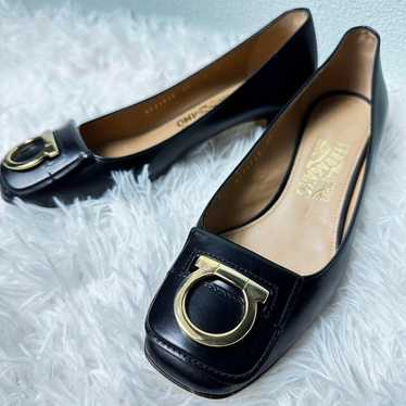 Unused Class ✨ Salvatore Ferragamo Gancini Pumps … - image 1