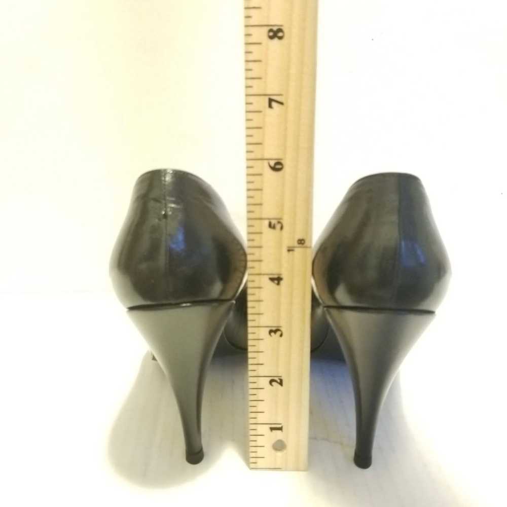 CHANEL black leather high heels pumps - image 11