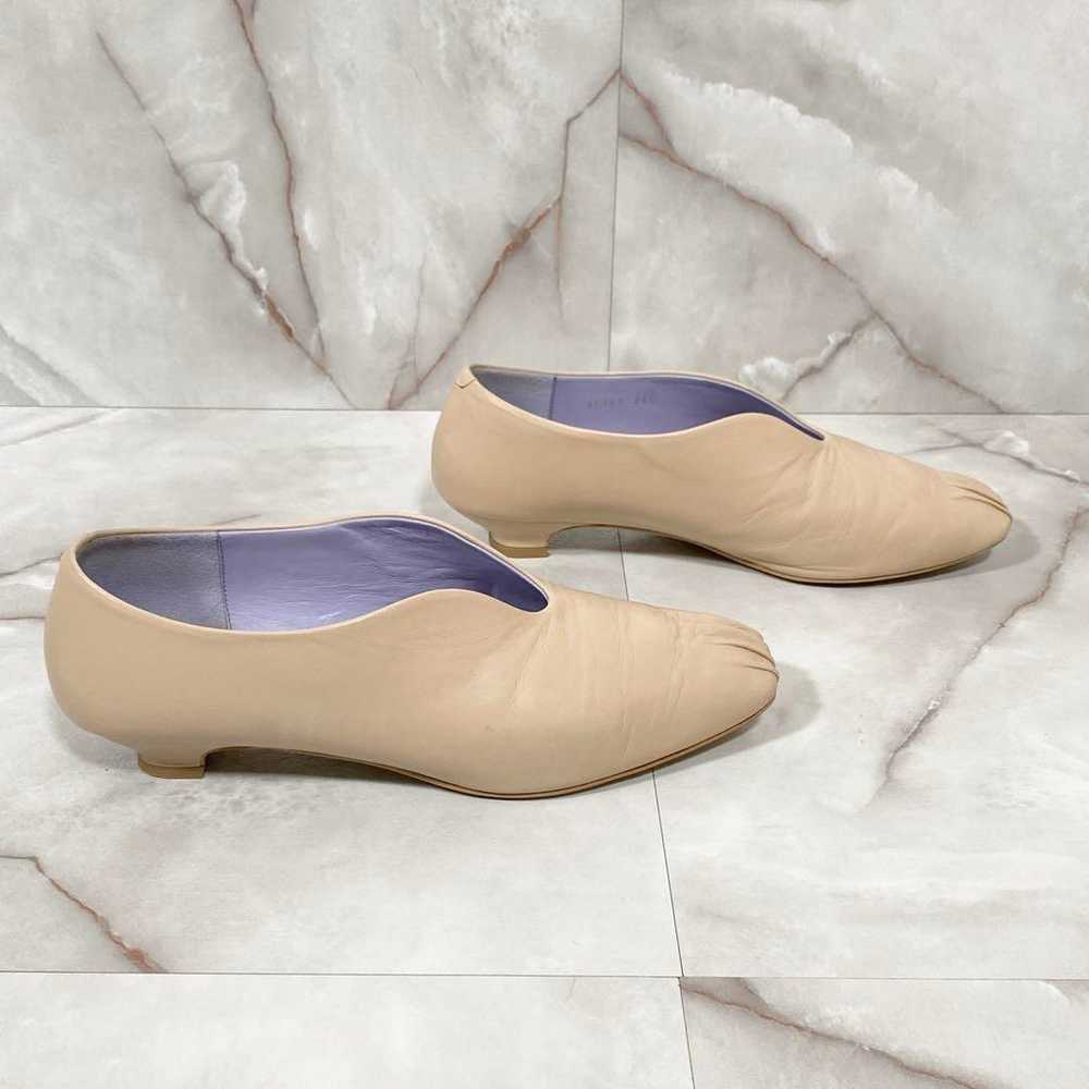 A13880 Mamekurogo-uchi 22ss Curved Low-Heel Pumps… - image 4