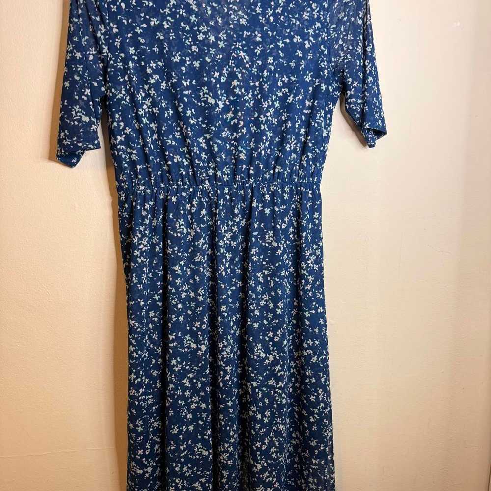 41 Hawthorn Blue Floral Faux Wrap Short Sleeve Dr… - image 6