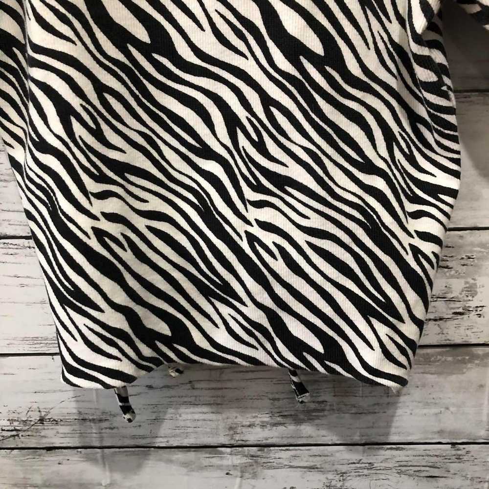 WEGO [F] Zebra Print Short Sleeve T-Shirt with Fr… - image 8