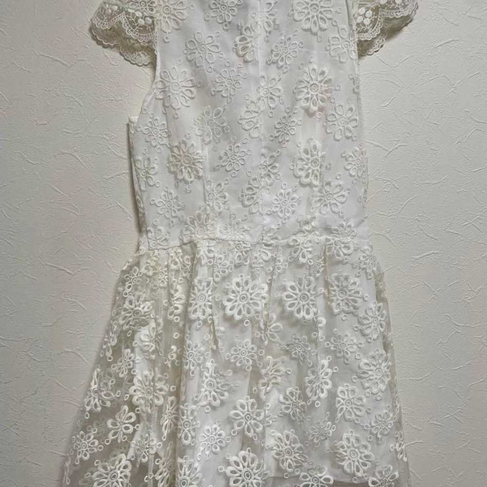 White lace floral embroidered sleeveless mini dre… - image 10