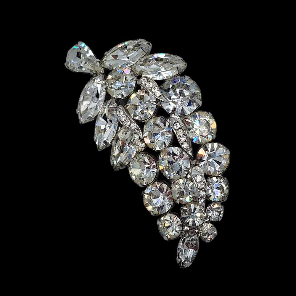 Vintage Rhinestone Leaf Brooch With Amazing Spark… - image 2