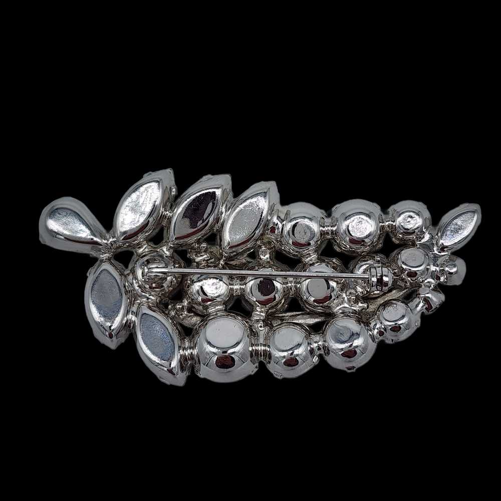 Vintage Rhinestone Leaf Brooch With Amazing Spark… - image 3