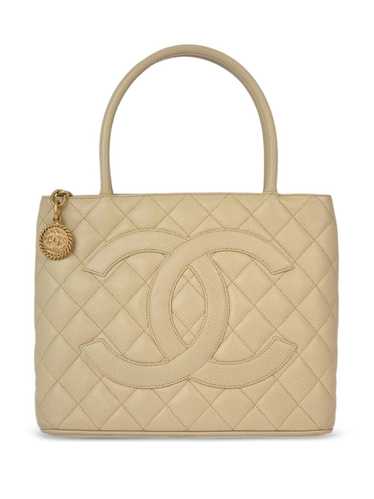 CHANEL Pre-Owned 2000 Medallion tote bag - Neutra… - image 1