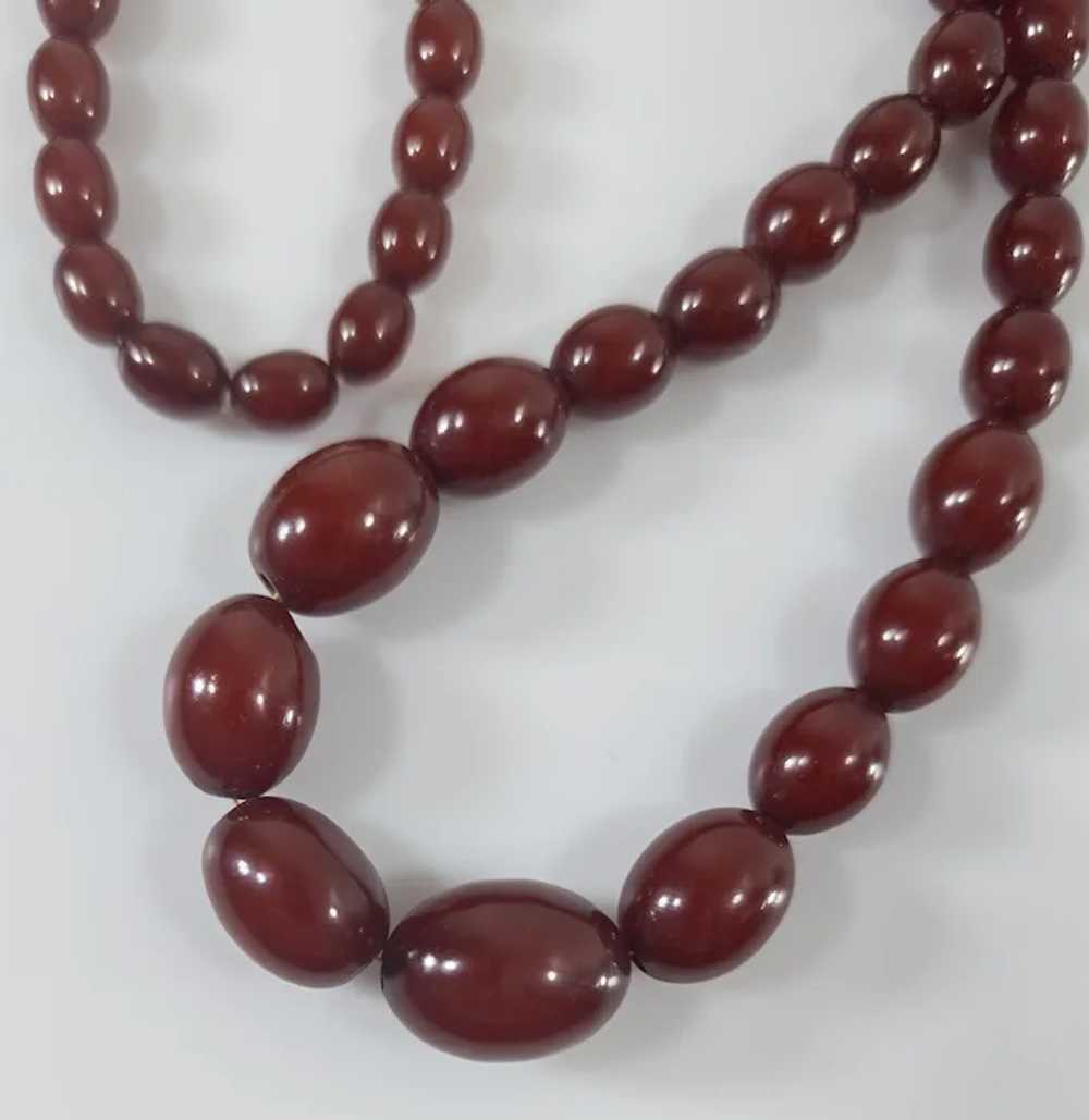 Vintage 43.6g Cherry Amber Bakelite Graduated Bea… - image 4