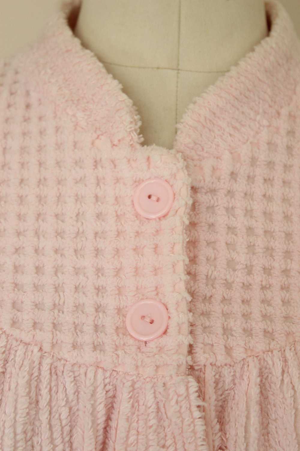 Vintage 1970s 1980s Pink Chenille Bed Jacket - image 2