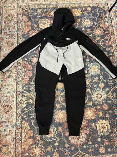 Nike Nike Tech Fleece Suit Size Small Black and Gr