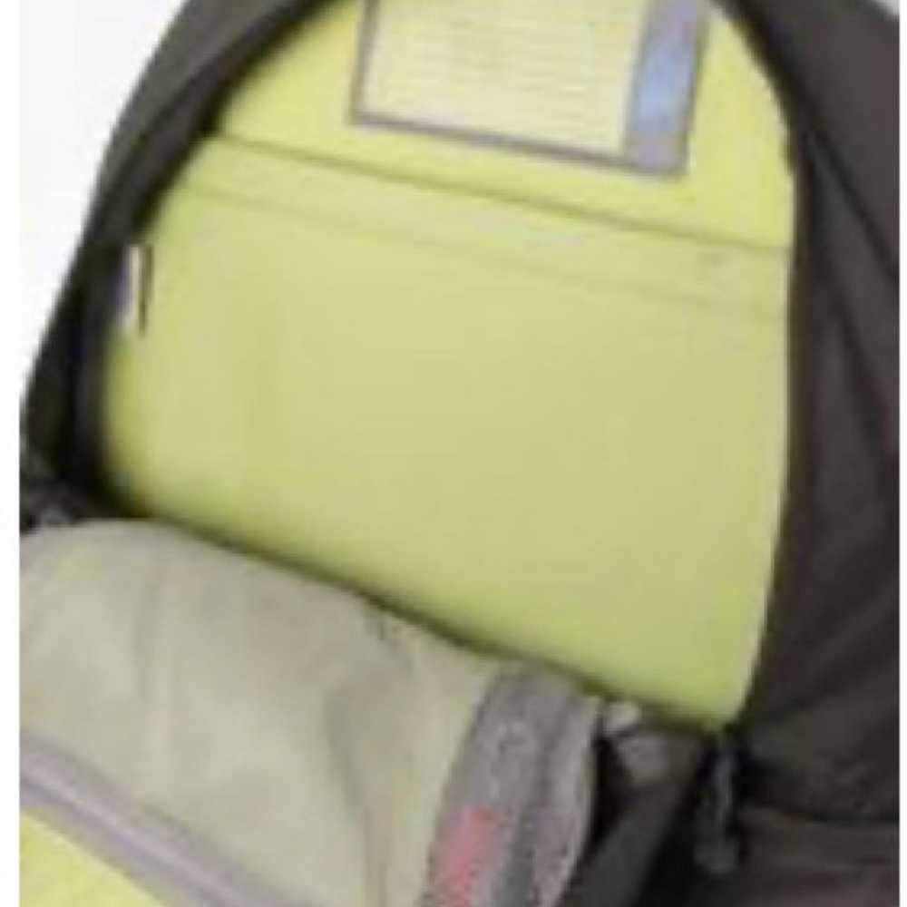 THE NORTH FACE K ROUNDY 22L Khaki Backpack - image 3