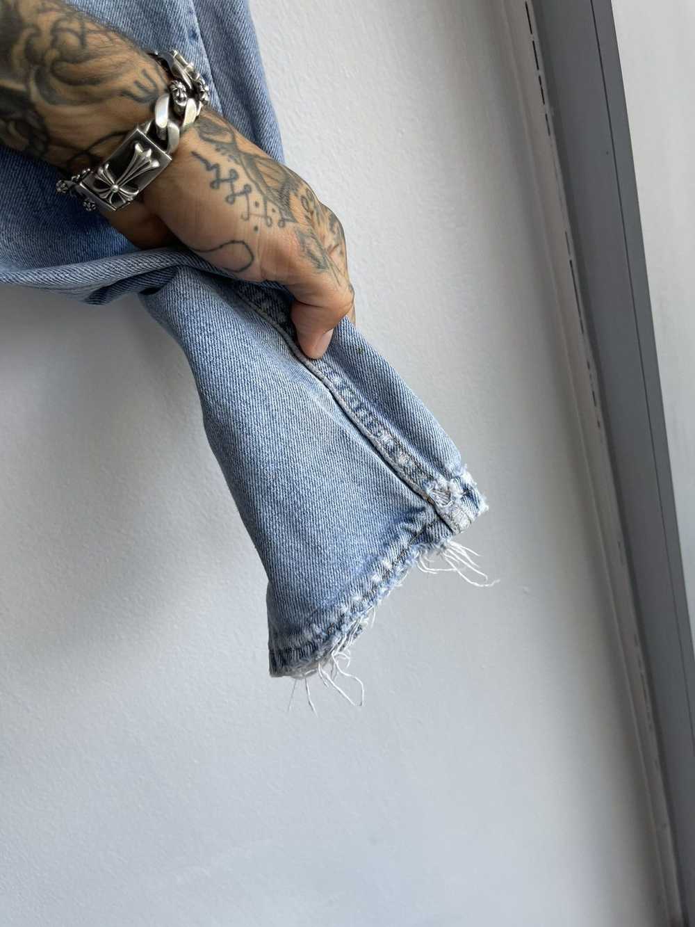 Levi's × Vintage Vintage 90s Sky Blue THRASHED Ri… - image 10