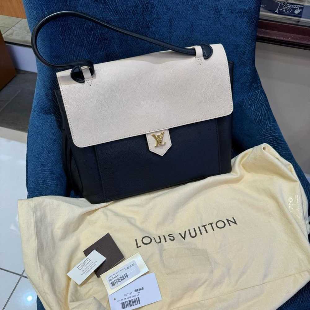 Louis Vuitton Lockme Ever leather handbag - image 3