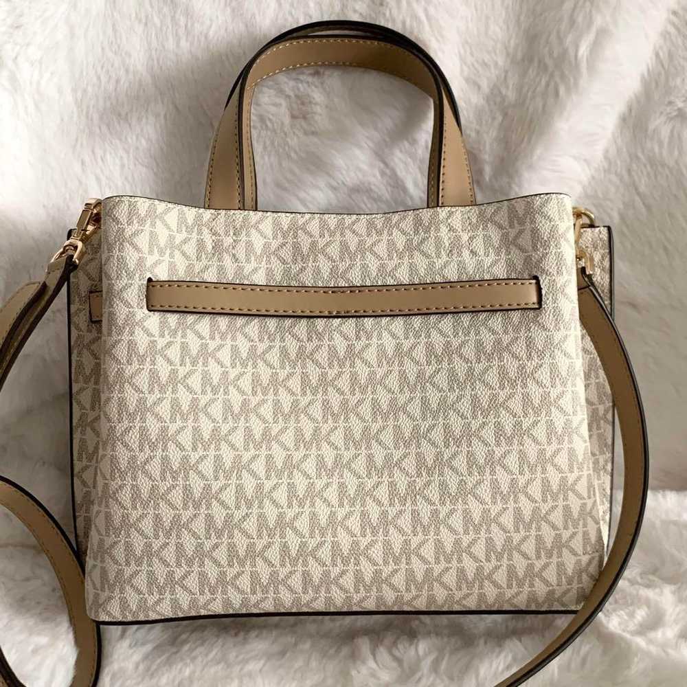 Brand new condition Michael Kors EMILIA Satchel S… - image 3