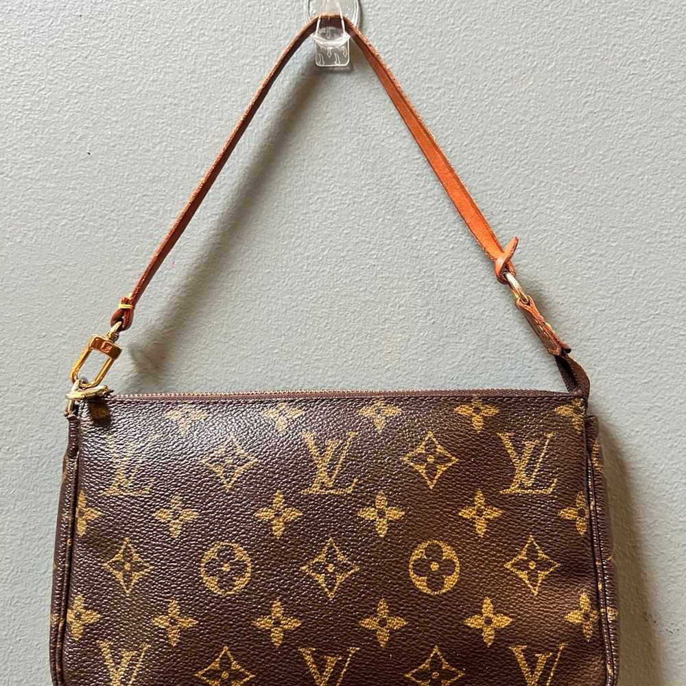 Authentic Louis Vuitton Monogram Pochette Accesso… - image 1