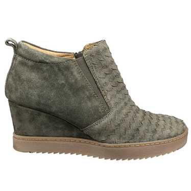 Sofft Women's Slayton Green Suede wedge Ankle Boot