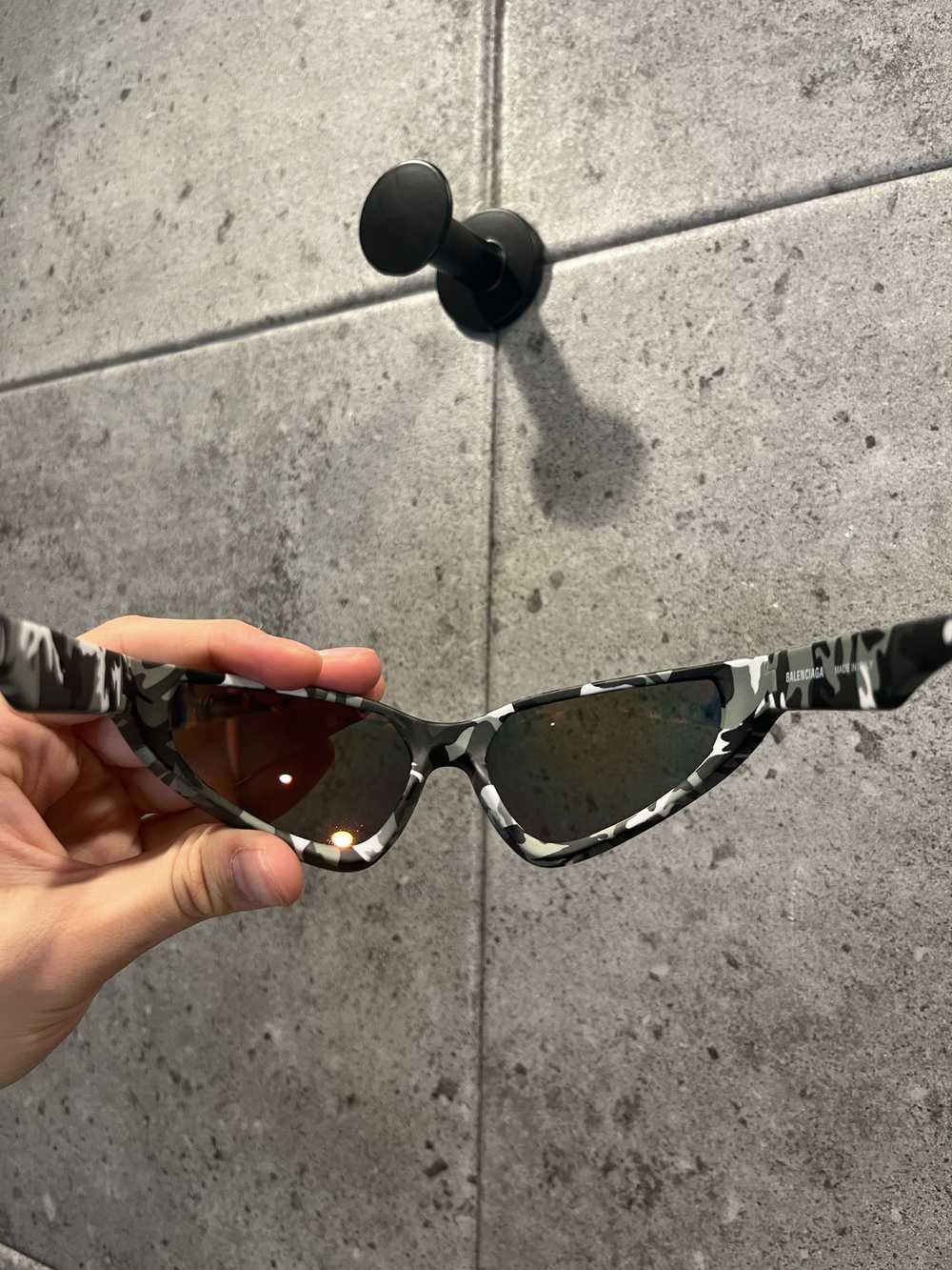 Balenciaga Balenciaga XPander SNOW CAMO sunglasses - image 5