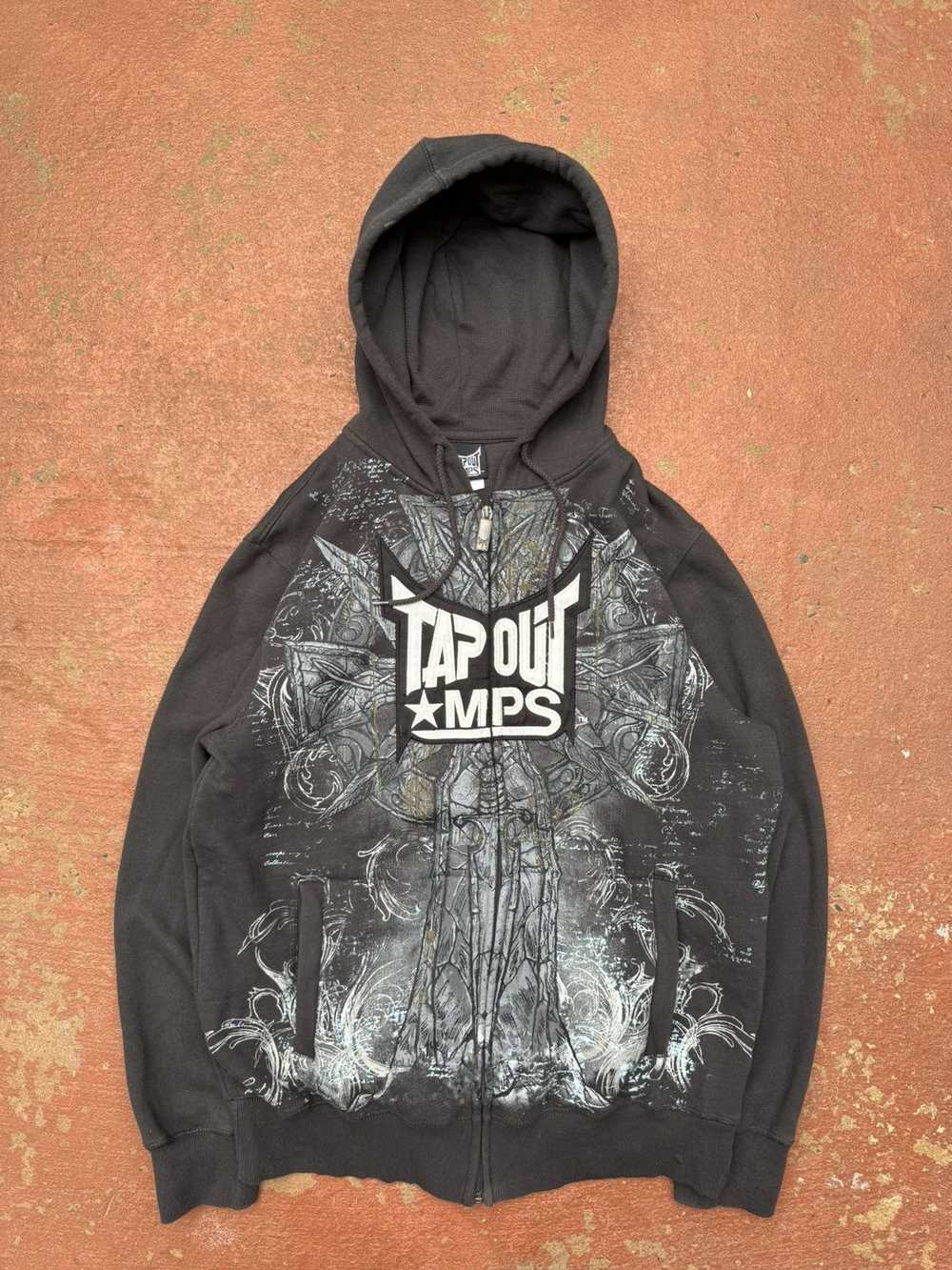 Avant Garde × Tapout × Vintage Y2K Tapout cross z… - image 1