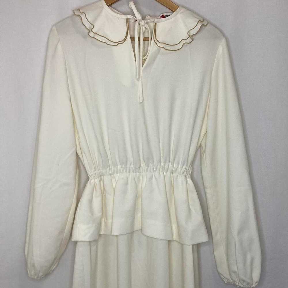 Vintage American Women's White and Cream Dress - image 6