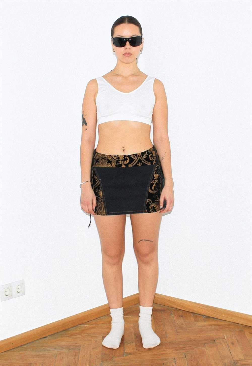 Vintage Y2K goth mini skirt in dark grey / gold - image 5