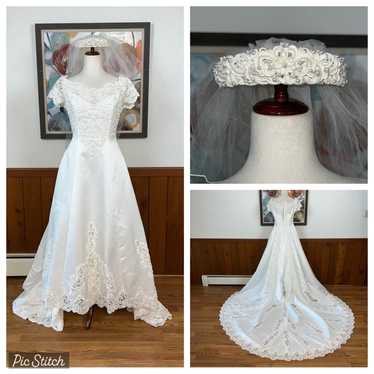 Beautiful Vintage Y2K Michaelangelo Wedding Gown &