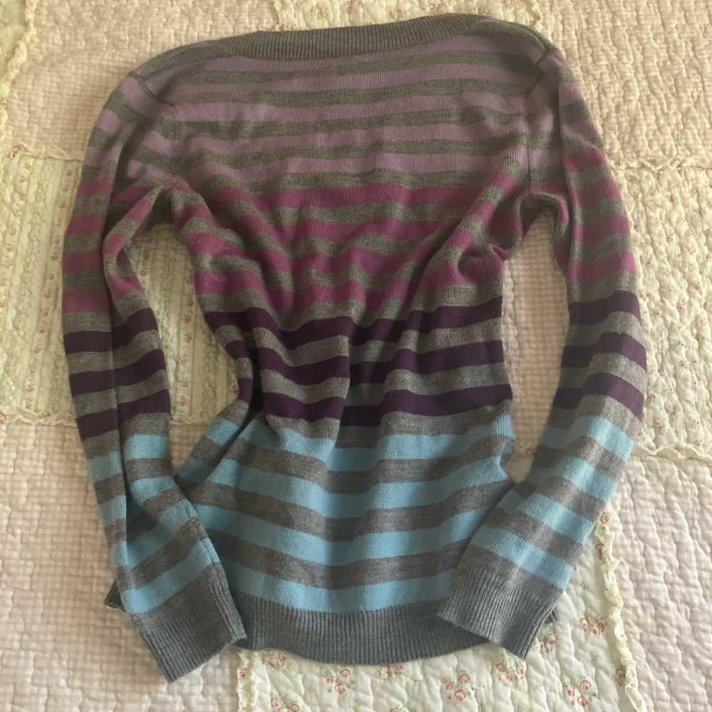 v neck striped sweater - image 3