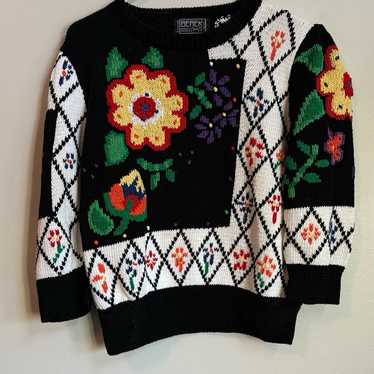 Vintage hand knit sweater floral