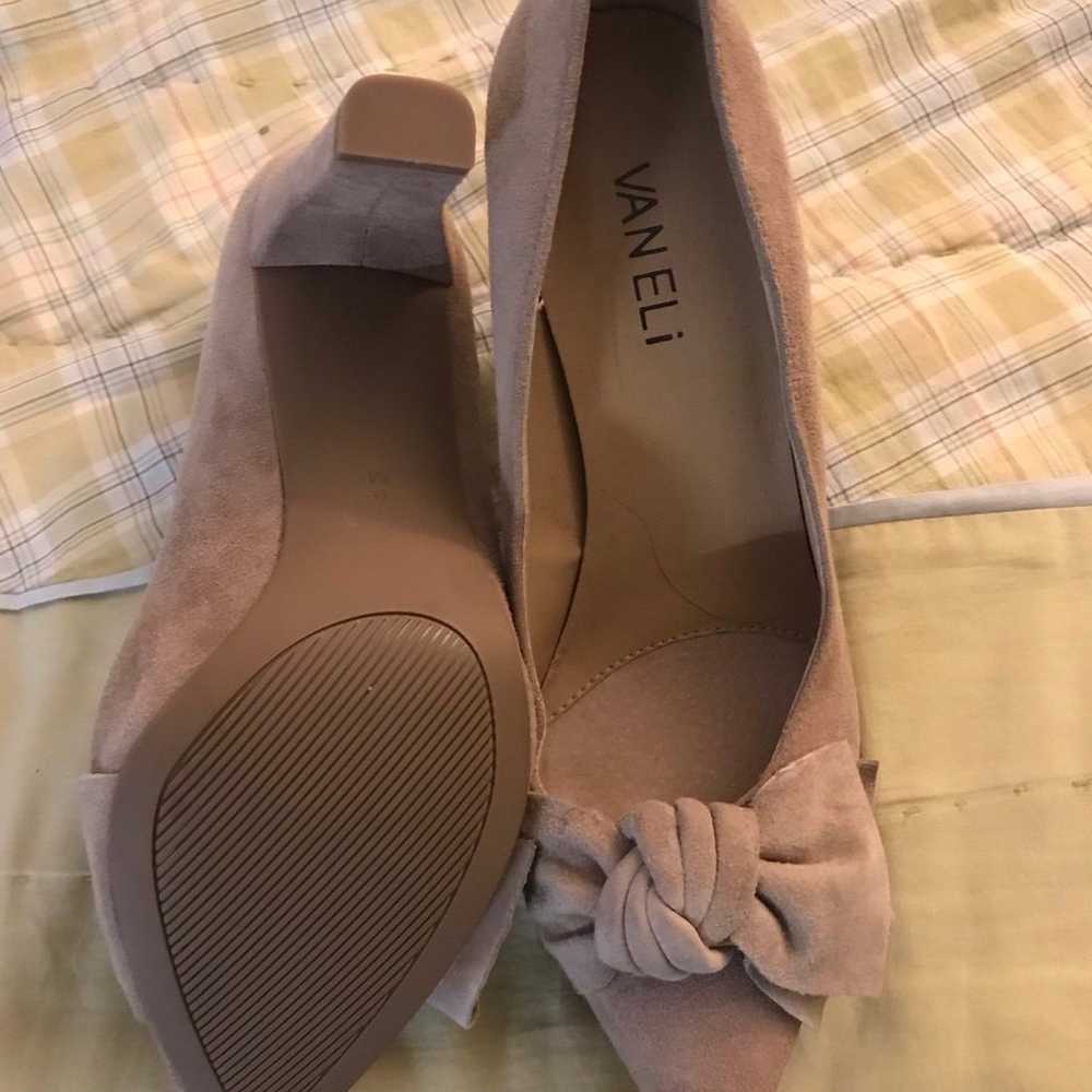 New Vaneli Toro Pumps Truffle Suede Size 6, Beige… - image 4